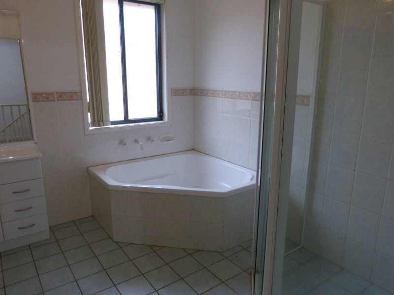 27 Aquamarine Street, Quakers Hill NSW 2763