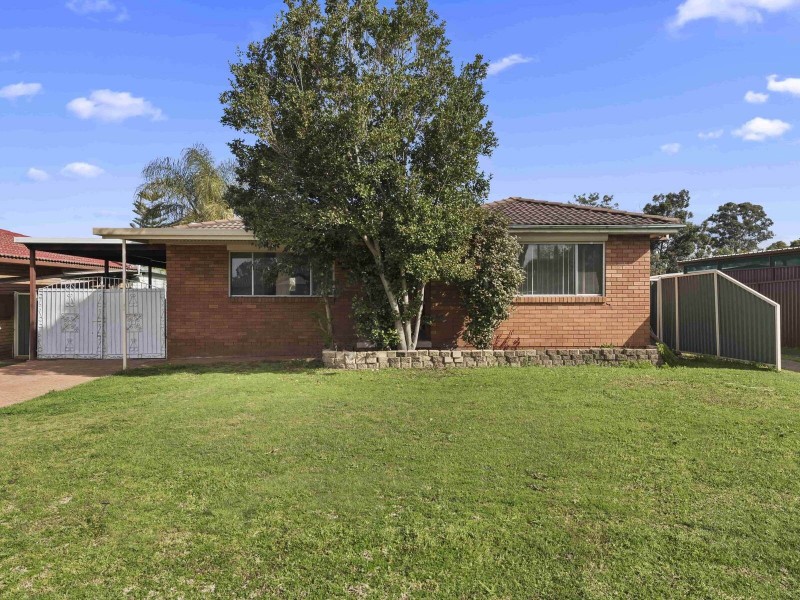 15  Kenneth Crescent, Dean Park NSW 2761