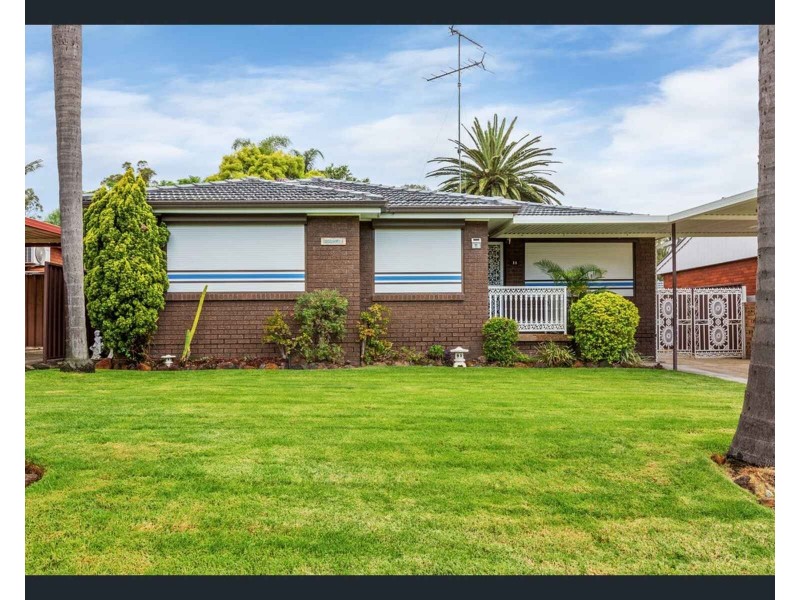 11 Elwood Crescent, Quakers Hill NSW 2763