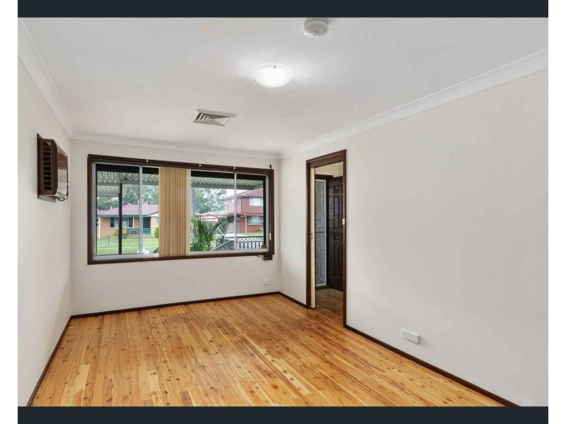 11 Elwood Crescent, Quakers Hill NSW 2763