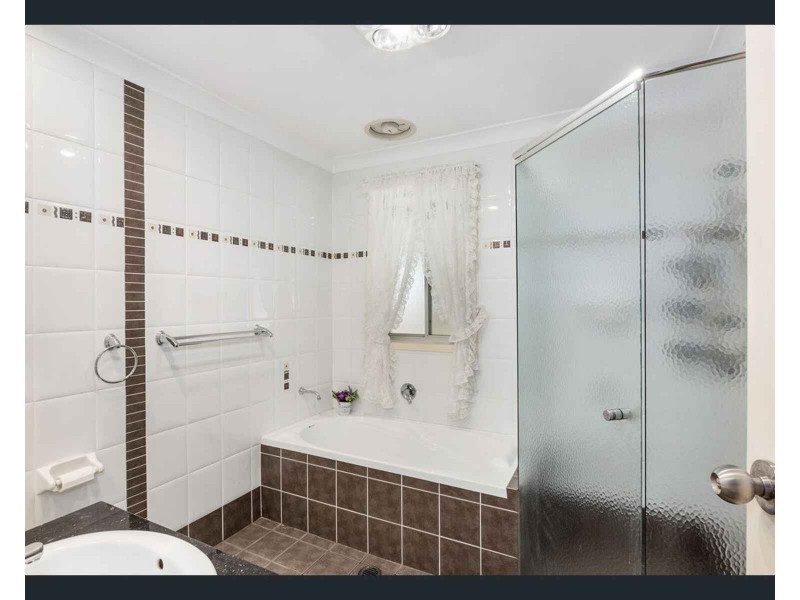 11 Elwood Crescent, Quakers Hill NSW 2763