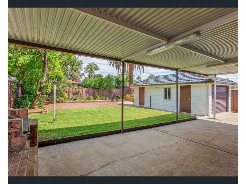 11 Elwood Crescent, Quakers Hill NSW 2763