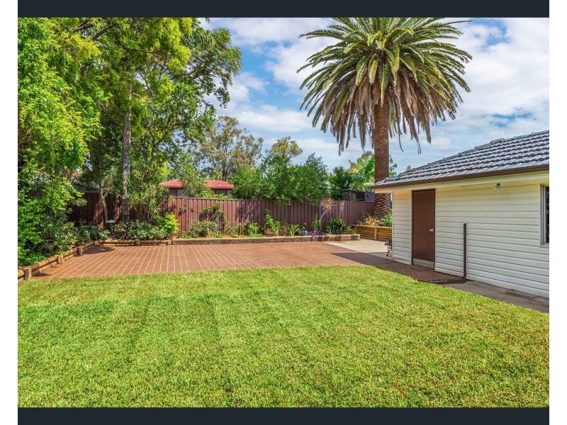 11 Elwood Crescent, Quakers Hill NSW 2763