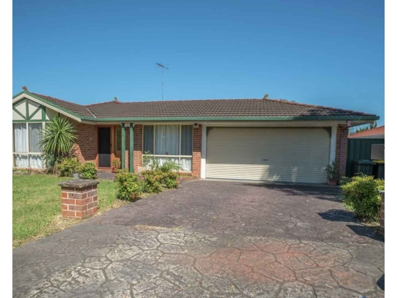 11 Toomey Crescent, Quakers Hill NSW 2763