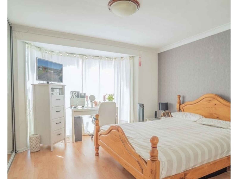 11 Toomey Crescent, Quakers Hill NSW 2763