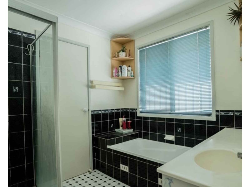 11 Toomey Crescent, Quakers Hill NSW 2763