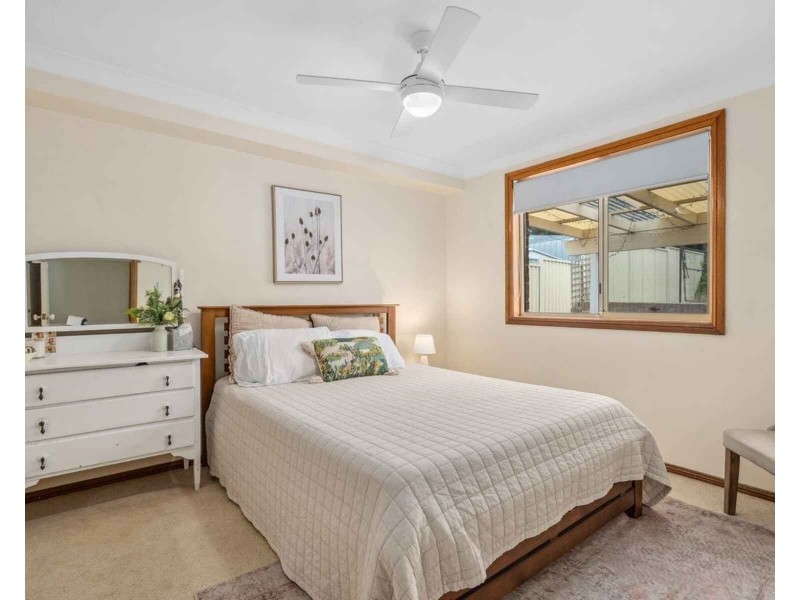4b Rutledge Crescent, Quakers Hill NSW 2763