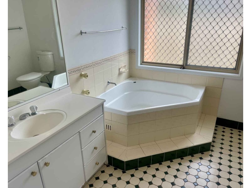 21 Sorrento Drive, Glenwood NSW 2768