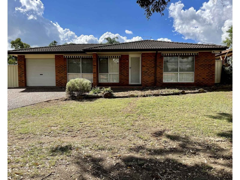4 Goddard Crescent, Quakers Hill NSW 2763