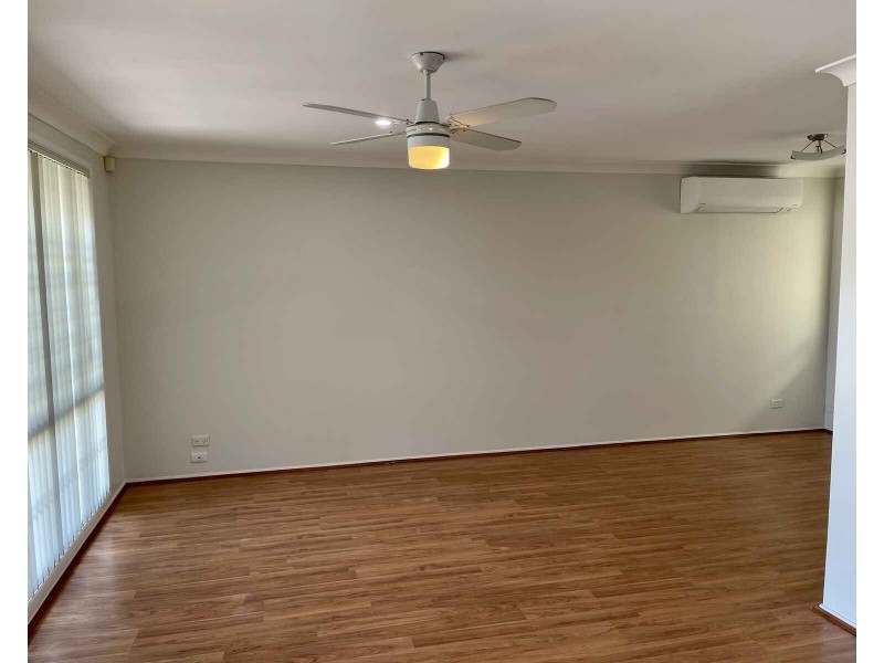 4 Goddard Crescent, Quakers Hill NSW 2763