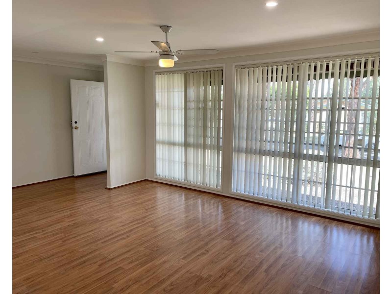 4 Goddard Crescent, Quakers Hill NSW 2763