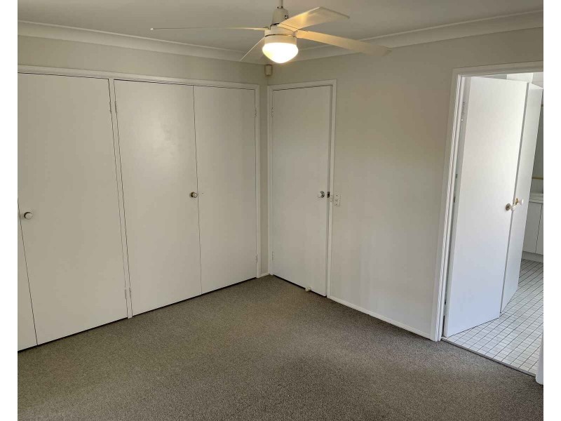 4 Goddard Crescent, Quakers Hill NSW 2763