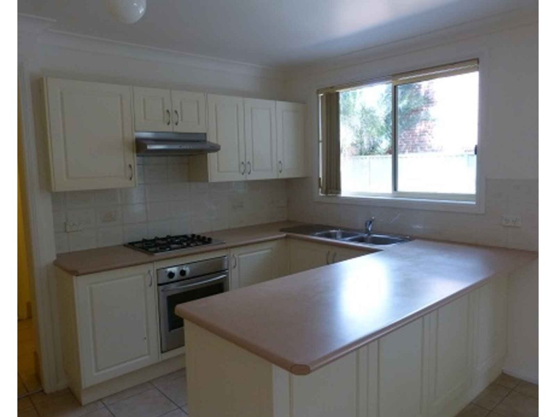 12 Hillcrest Road, Quakers Hill NSW 2763