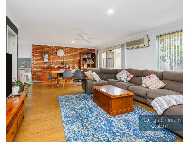 2/34 Olwen Place, Quakers Hill NSW 2763