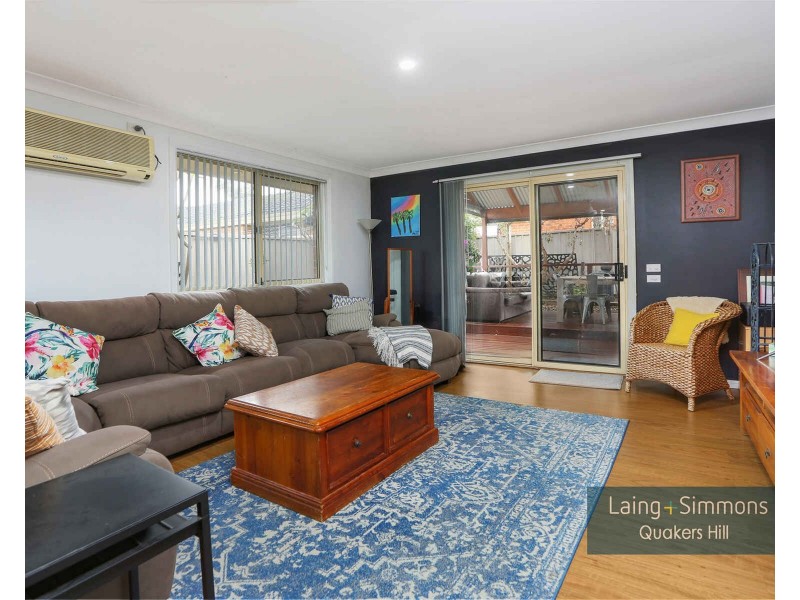 2/34 Olwen Place, Quakers Hill NSW 2763