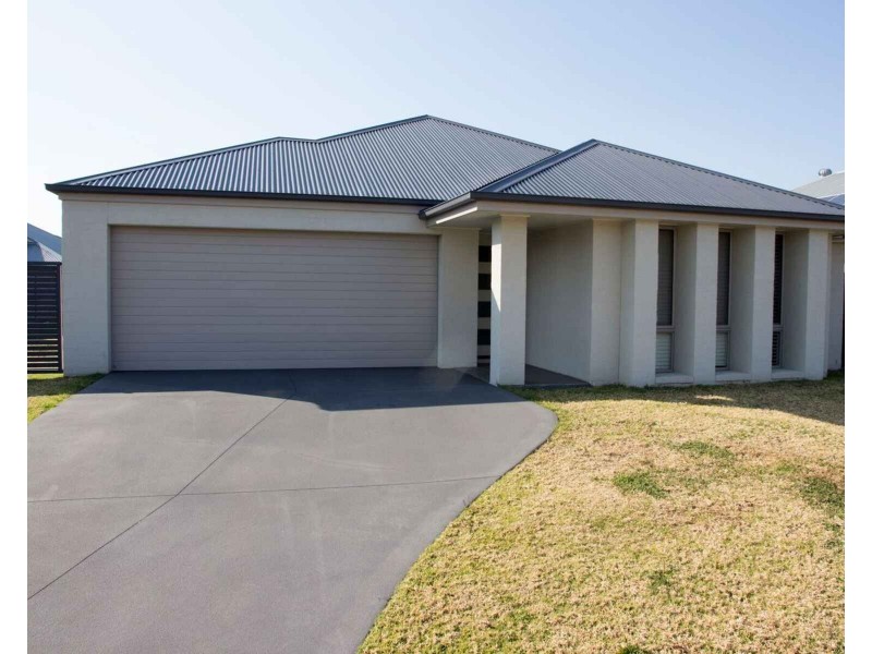 12 Pastoral Street, Pitt Town NSW 2756