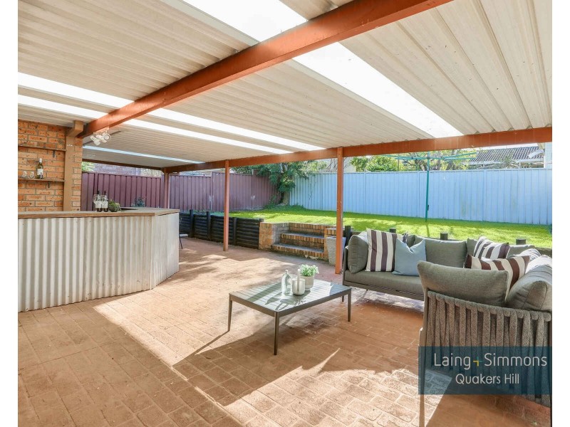 6 Crispin Place, Quakers Hill NSW 2763