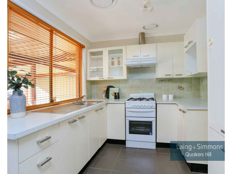 6 Crispin Place, Quakers Hill NSW 2763