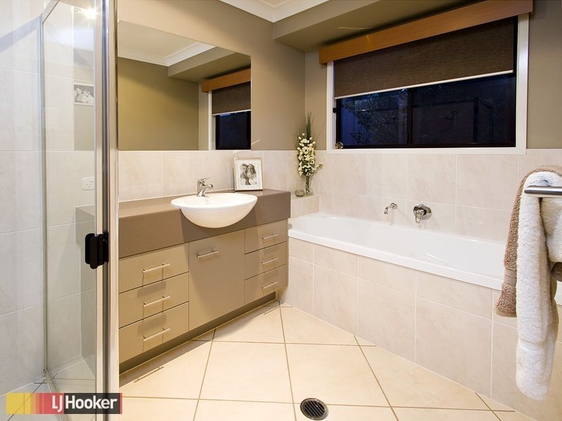 Eatons Hill QLD 4037