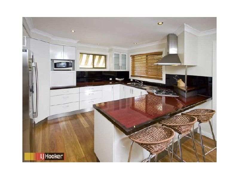 5 Letto Court, Eatons Hill QLD 4037