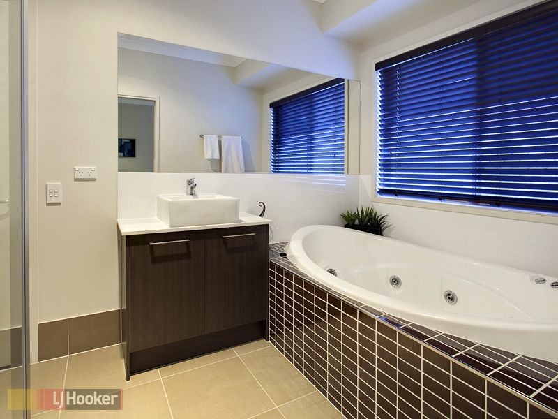 19 Louise Court, Cashmere QLD 4500