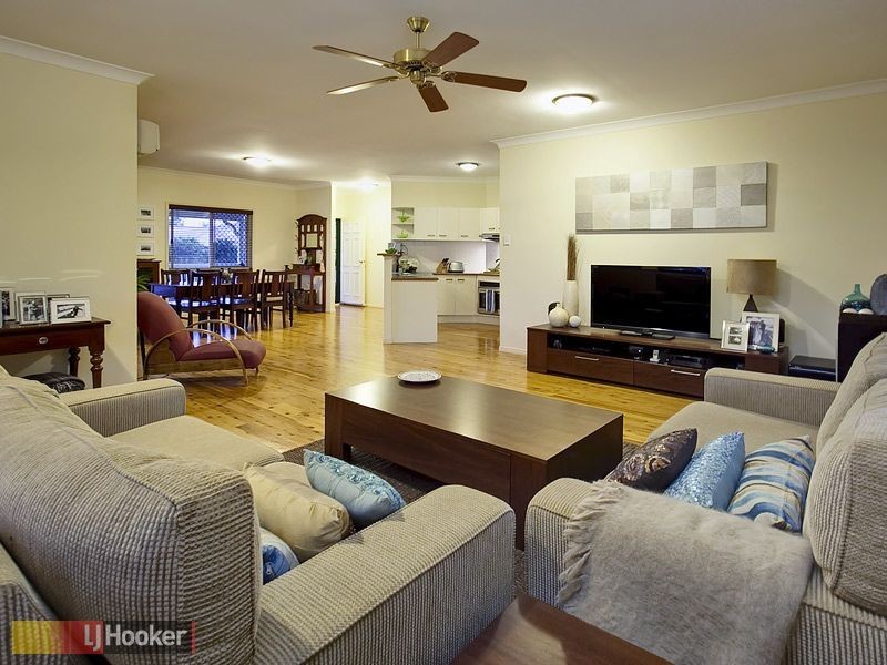 4 Memoire Court, Eatons Hill QLD 4037