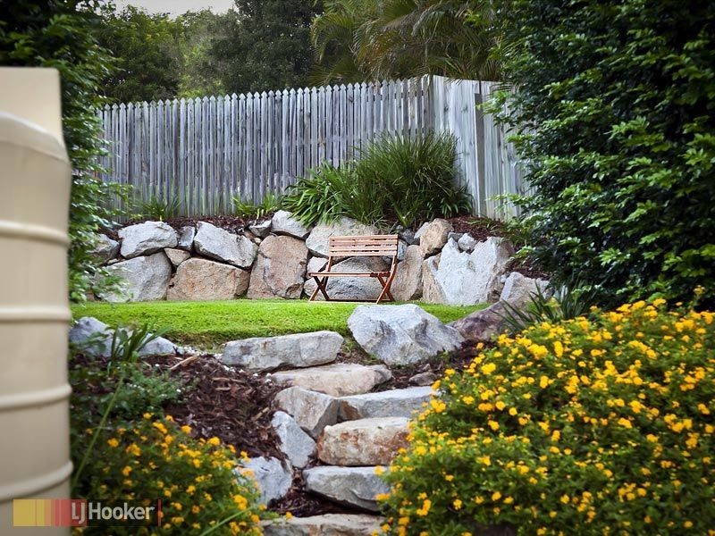 4 Memoire Court, Eatons Hill QLD 4037