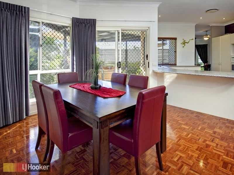 4 Silvereye Crescent, Albany Creek QLD 4035