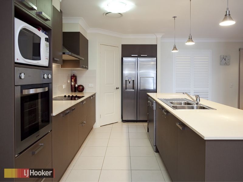 8 Rosevale Place, Warner QLD 4500