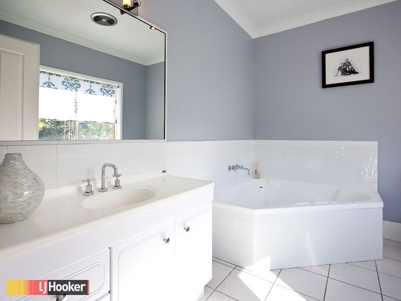 10 Mindi Court, Cashmere QLD 4500