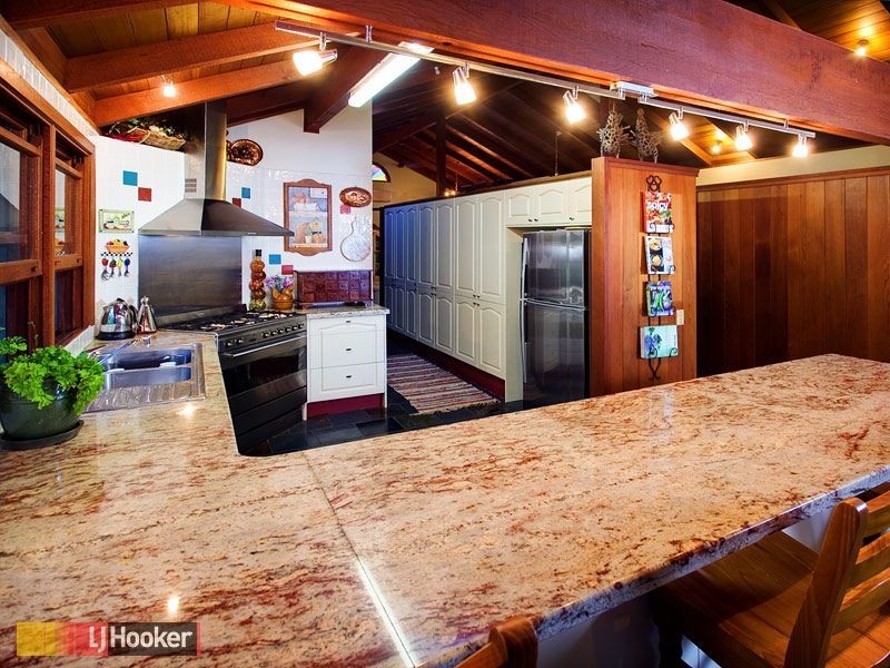 9 Henry Court, Cashmere QLD 4500