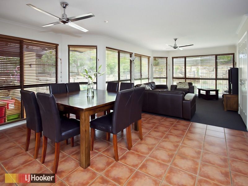 70 Hillenvale Avenue, Arana Hills QLD 4054