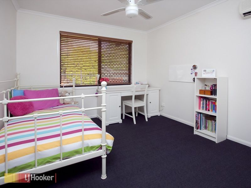 70 Hillenvale Avenue, Arana Hills QLD 4054