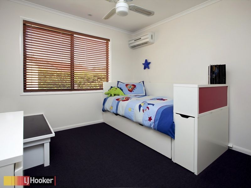 70 Hillenvale Avenue, Arana Hills QLD 4054