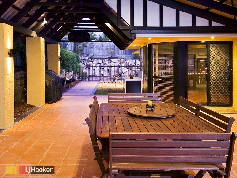 70 Hillenvale Avenue, Arana Hills QLD 4054