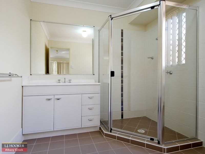 1 Bend Court, Eatons Hill QLD 4037