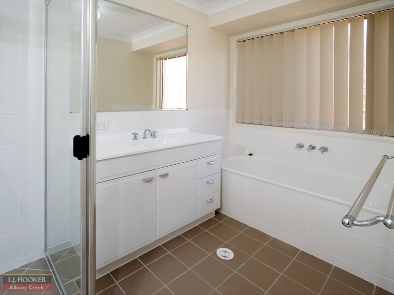 1 Bend Court, Eatons Hill QLD 4037