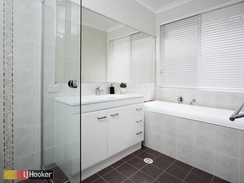 3 Charlie Close, Eatons Hill QLD 4037