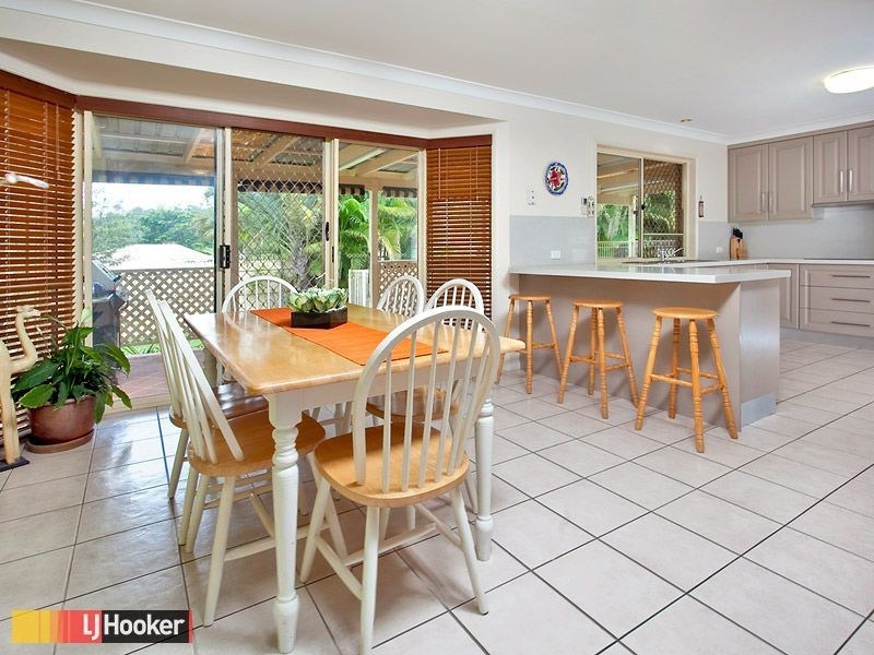 17 Atoll Crescent, Eatons Hill QLD 4037