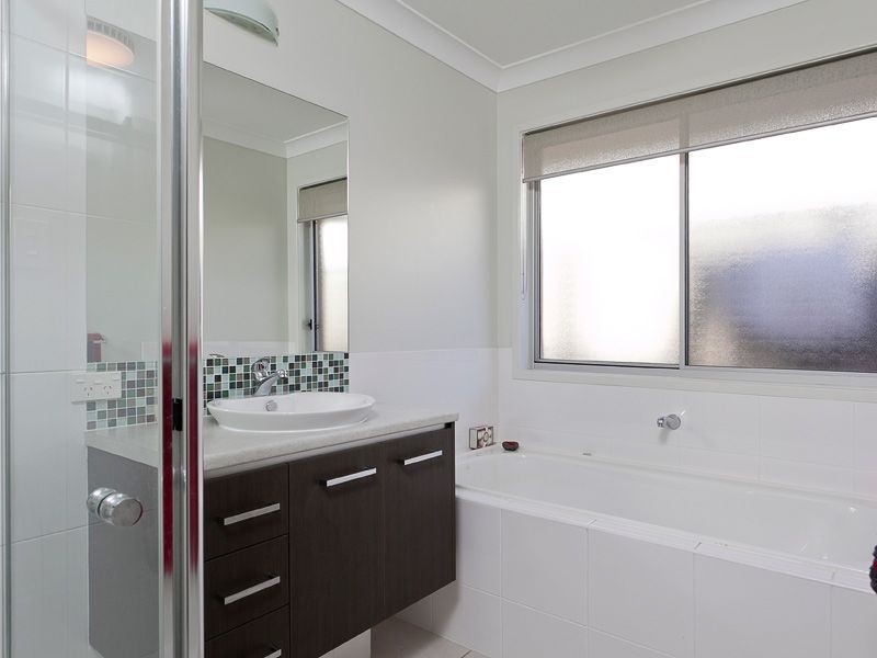 Warner QLD 4500