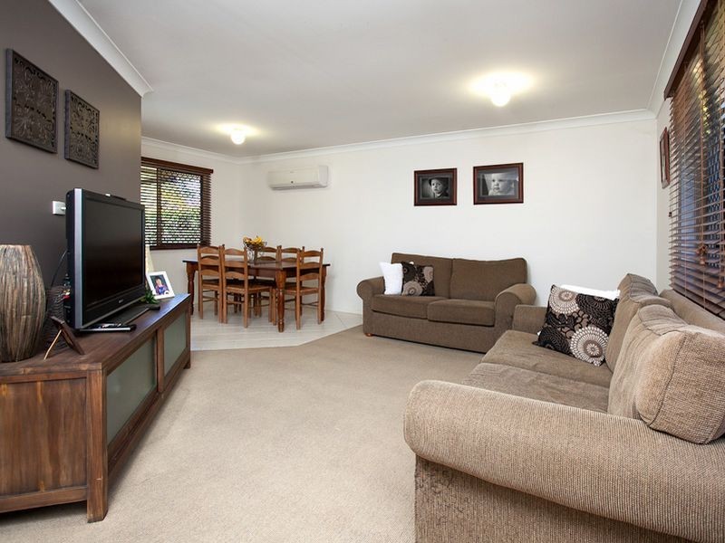 16 Hayward Avenue, Cashmere QLD 4500