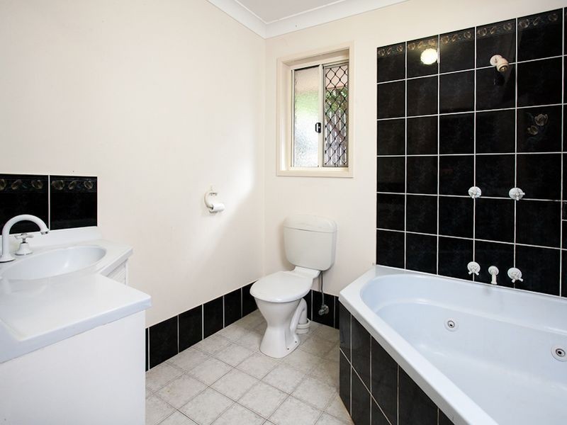 16 Hayward Avenue, Cashmere QLD 4500