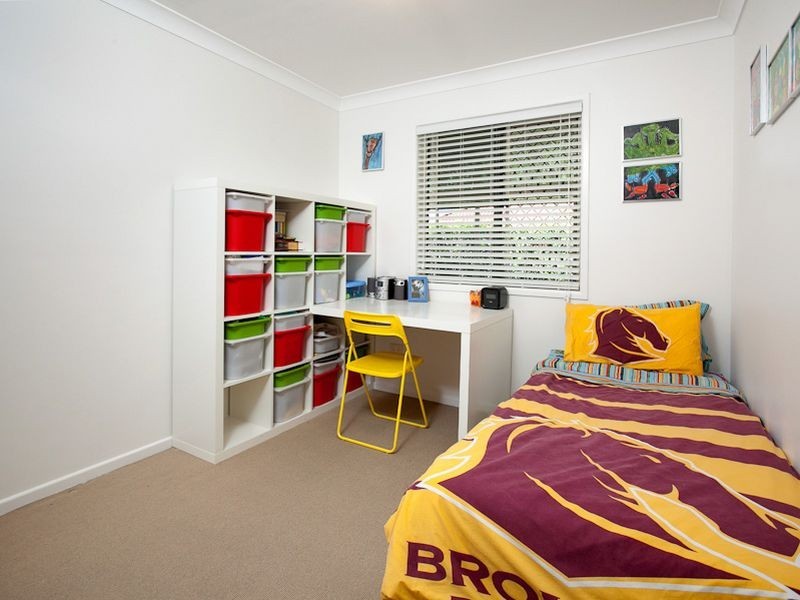 16 Hayward Avenue, Cashmere QLD 4500