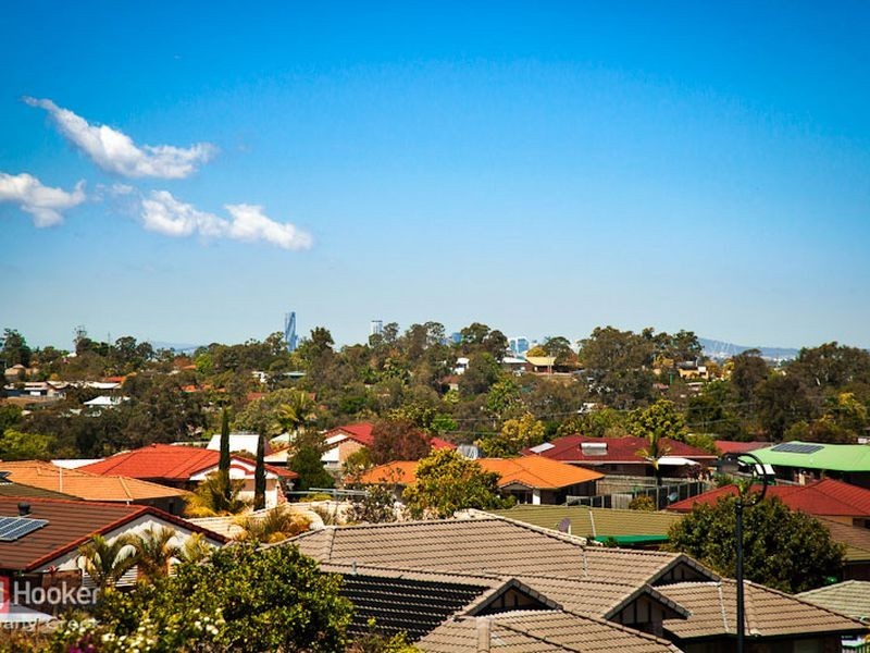 Arana Hills QLD 4054