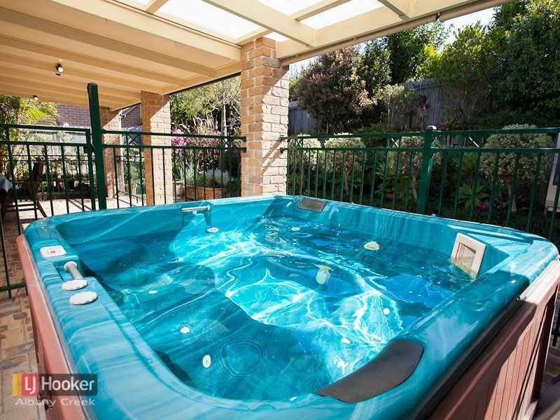 58 Reginald Avenue, Arana Hills QLD 4054