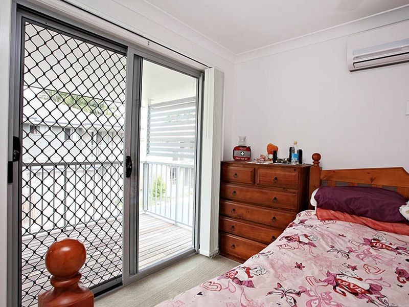 2/64 Frenchs Road, Petrie QLD 4502