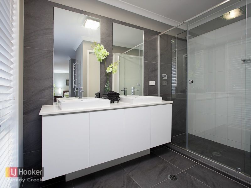 102 Corvus Drive, Cashmere QLD 4500