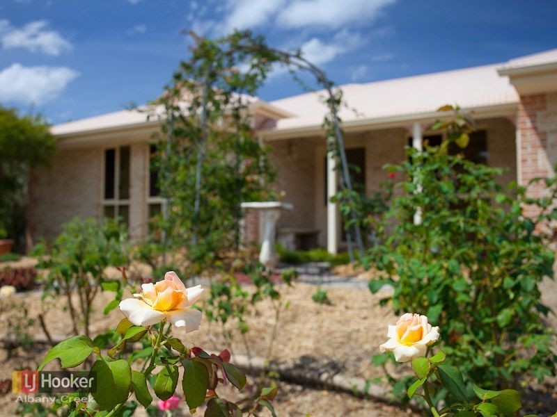 8 Altissimo Court, Eatons Hill QLD 4037