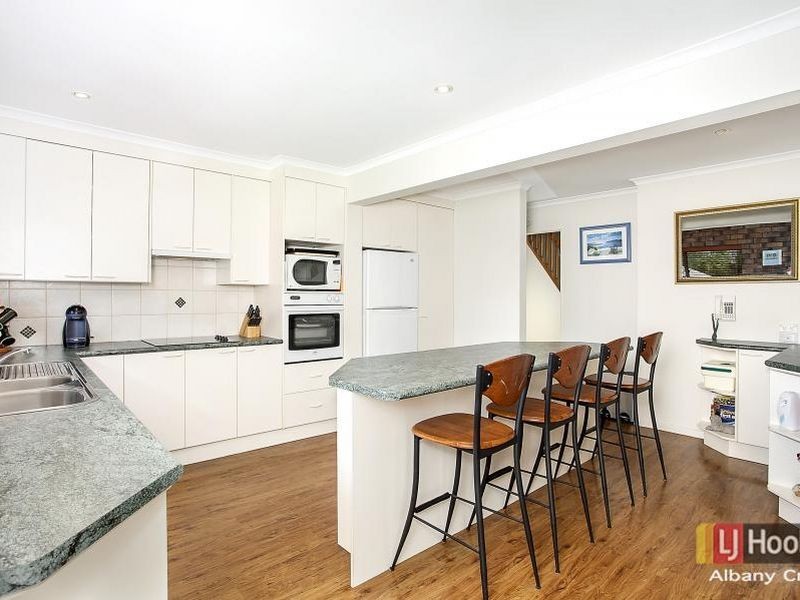 19 Kuringal Drive, Ferny Hills QLD 4055