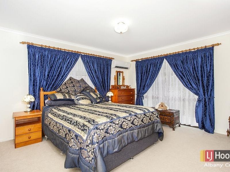 19 Kuringal Drive, Ferny Hills QLD 4055